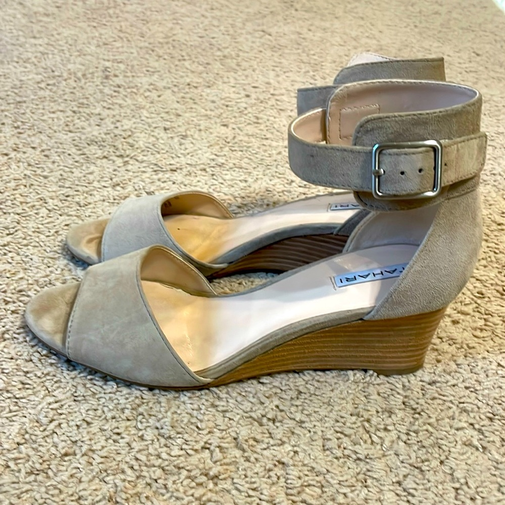 Tahari wedges
